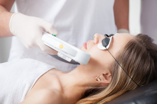Facial de Luz Intensa Pulsada: ¿Qué es y para qué sirve?